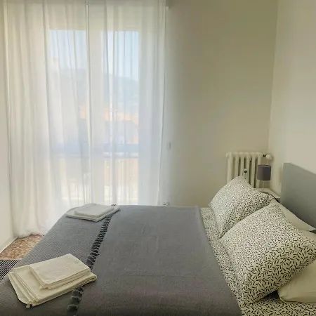 Апартаменты Lakeview Escape *